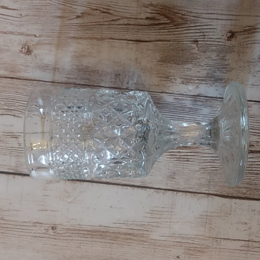 Set of 4 small knurled wine/shot drinking 🍸 glasses VERY NICE!